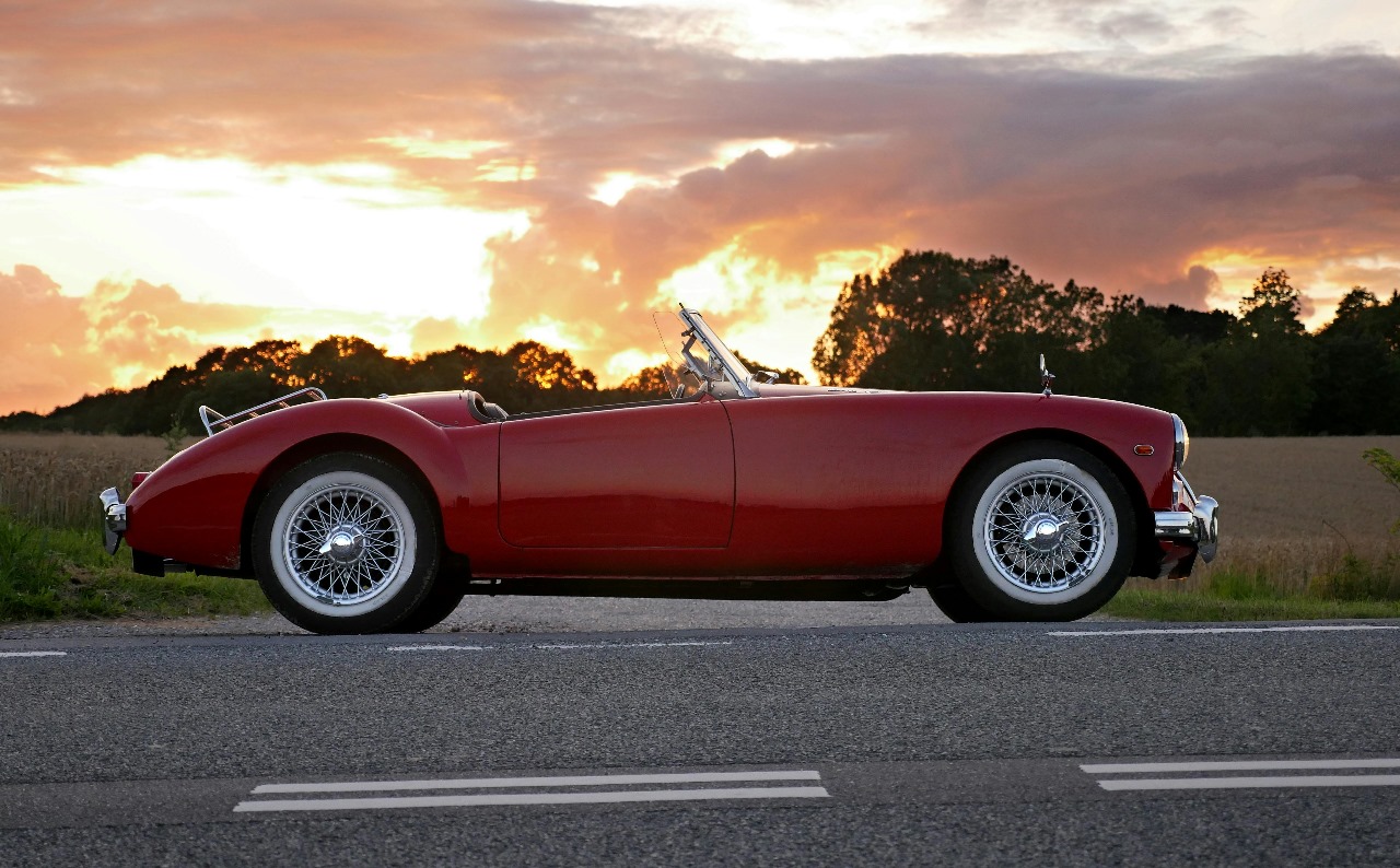 AFFORDABLE LUXURY CAR TRANSPORT WITHOUT SACRIFICING QUALITY